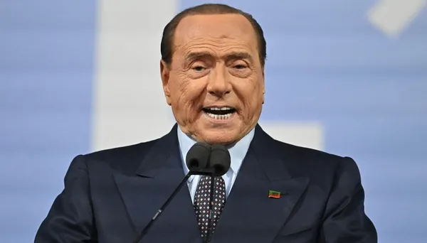 Berlusconi’nin Putin’e hediyesi İtalya’yı karıştırdı