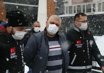 Ayrılmak isteyen kız arkadaşını öldürdü! Cesediyle kendisini eve kilitledi