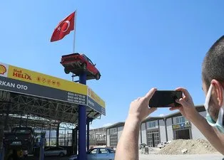 1984 model aracını çatıya koydurdu! Teklif üstüne teklif alıyor