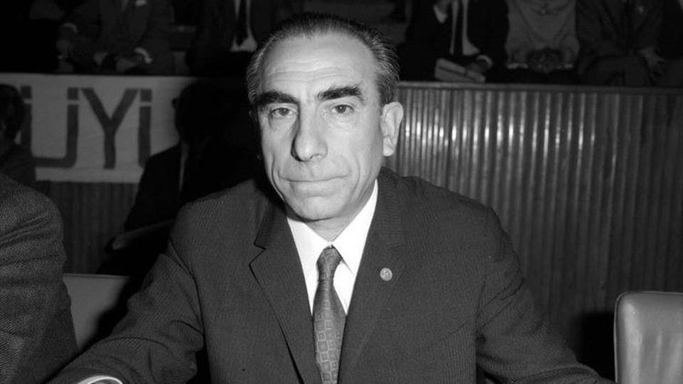 Alparslan Türkeş'in vefatının 21. yıldönümü! İşte Türkeş'in hiç görmediğiniz fotoğrafları