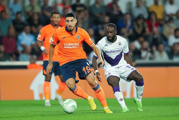 Başakşehir, Fiorentina'yı farklı geçti! 2'de 2 yaptı (MAÇ SONUCU ÖZET) - 9