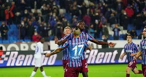 Devler derbide 3 puan peşinde