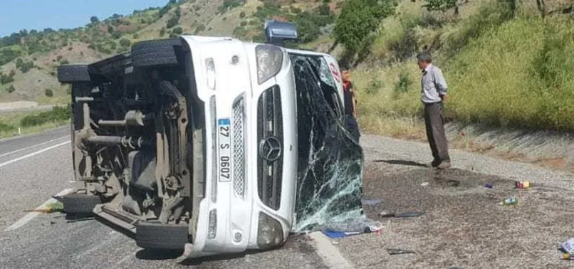Adiyaman Da Minibus Devrildi 10 Yarali