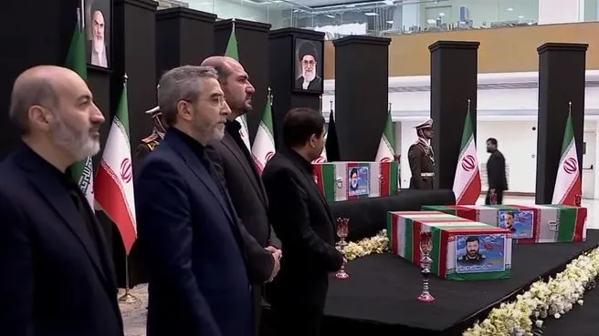 İran Cumhurbaşkanı Reisi’ye son veda!