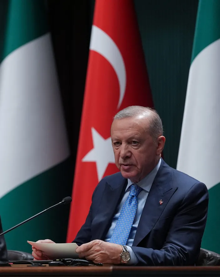 baskan-erdogandan-nijerya-ile-is-birligi-mesaji-ticarette-hedef-5-milyar-dolar-2-ulke-arasinda-9-anlasma-1769535924477.jpg Fotoğraf-AA