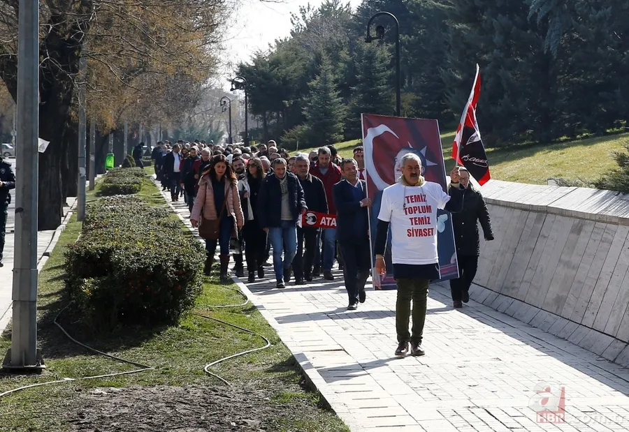 CHP Genel Merkezi önünde 'kırmızı yelekliler'den protesto 2