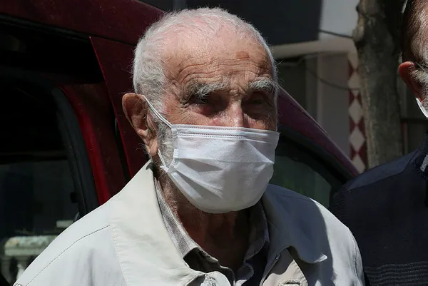 Samsun’da 96 yaşında koronavirüsü yenen Kasım dede sağlıklı yaşamın sırrını anlattı - 1