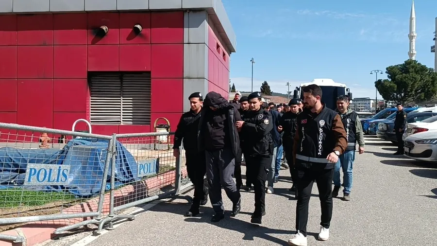 akademide-521-milyon-liralik-dev-vurgun-kadro-alamayinca-intikam-cetesi-kurdu-1775507546862.jpg Fotoğraf (DHA)