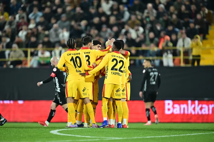 kupa-atesi-a-haberde-yaniyor-3-gun-boyunca-ztkda-futbol-ziyafeti-1772570909879.jpg Kupa ateşi A Haber'de yandı! ZTK'da futbol ziyafeti - 3