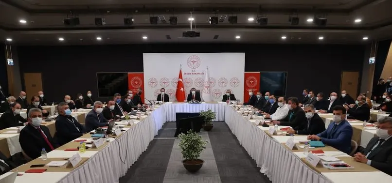 Sağlık Bakanı Fahrettin Koca İstanbul'da sağlık yöneticileriyle bir araya geldi