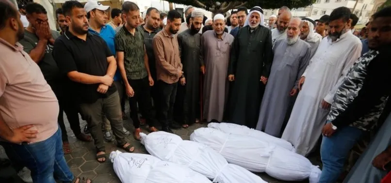 Katil İsrail'den insanlık dışı eylem: Kefene sarılı bedeni alay konusu yaptılar