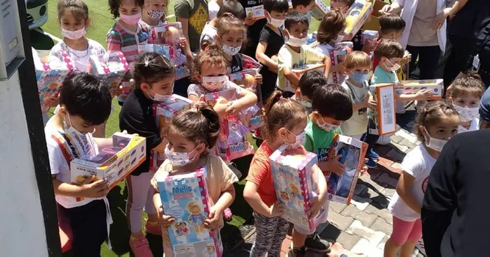 Son dakika: Başkan Erdoğan'ı "Tayyip Dede" diye seslenerek durdurdular! Çocuklara sürpriz hediye - 1