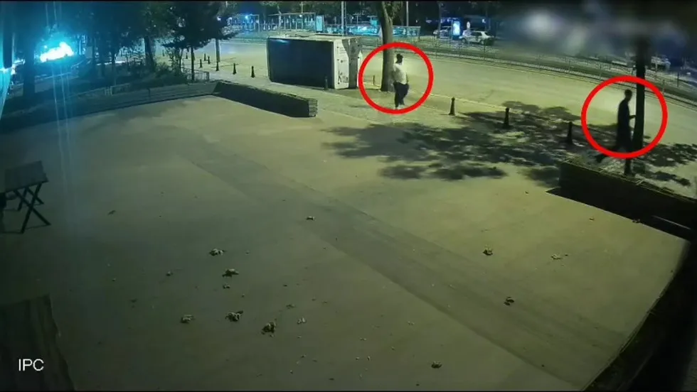 Kendilerini polis ve savcı olarak tanıtıp 7 milyon lira dolandırdılar! İki farklı taksiyle kaçarken Bolu'da yakalandılar - 1