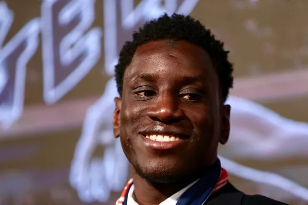 Demba Ba Başakşehir'le imzaladı - 1