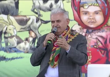 Başbakan Yıldırım: Cumhurbaşkanımızı şehit etmeye gelenlere en güzel dersi verdiniz