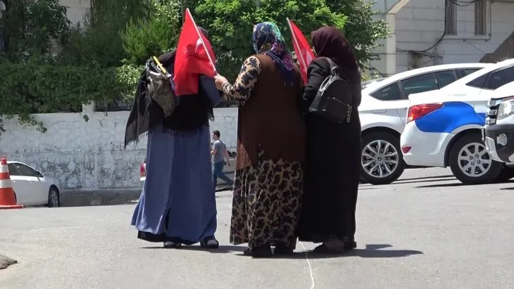 Evlat nöbetindeki anneye tehdit: HDP binasına gelirsen seni öldürürüm
