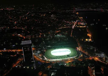 UEFA tarihinde bir ilk! Dev finali kadın hakem yönetecek