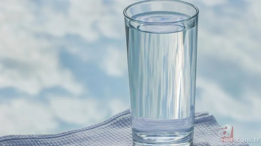 O şişeler sizi aldatıyor! Uzmanlar açıkladı: Gerçekten ne kadar suya ihtiyacınız var? 2