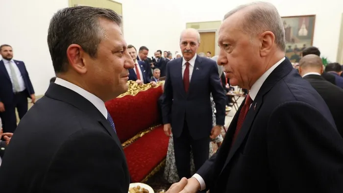 Başkan Erdoğan-Özgür Özel zirvesinde dikkat çeken ayrıntı! Özgür Özel duyurdu: Cumhurbaşkanlığı’ndan talep ettik