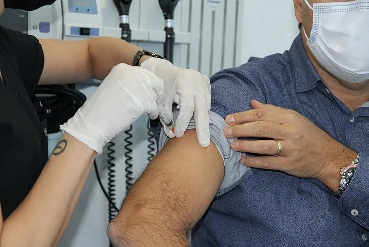 SGK’lı çalışanlara aşı başladı mı? MHRS aşı randevusu nasıl alınır? Kovid-19 Sağlık Bakanlığı aşı randevusu alma ekranı...