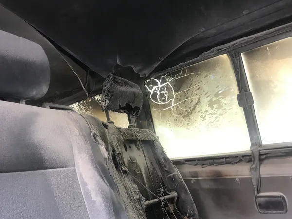 ak-partili-eski-vekilin-aracina-molotoflu-saldiri-1656787116938.jpg AK Partili eski vekilin aracına molotoflu saldırı - 3