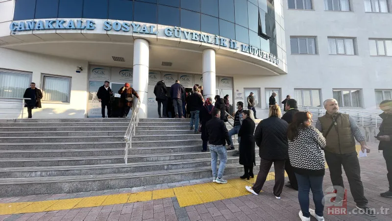 Başkan Erdoğan'ın müjdesi sonrası akın ettiler! SGK'larda EYT yoğunluğu | Milyonların emeklilik sevinci 16