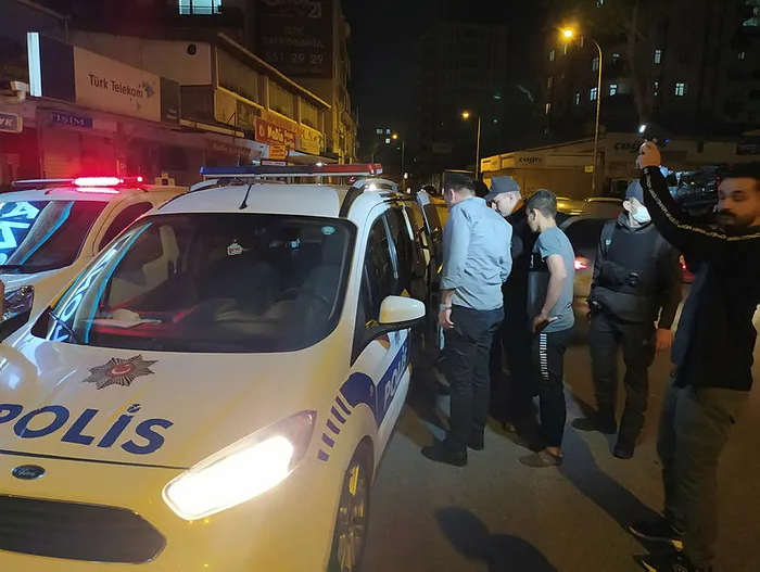 Kadıköy'de bıçaklı kavga - 1