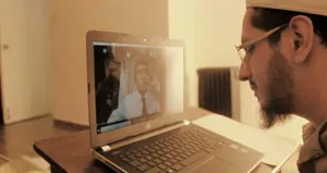 Koronavirüs karantinasındayken uzaktan Müslüman oldu