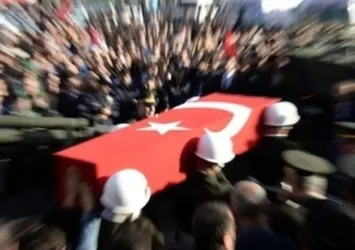 Hakkari'de bir askerimiz şehit oldu