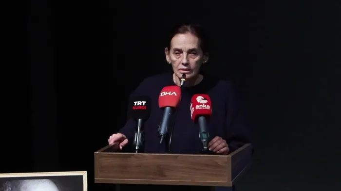 ali-tutal-son-yolculuguna-ugurlandi-dostlari-yalniz-birakmadi-1771937484058.jpg Nur Sürer / Kaynak: DHA