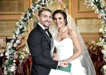 Asena'dan Caner'e evlilik hediyesi: İcra