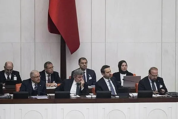 Enerji ve Tabii Kaynaklar Bakanı Bayraktar’dan önemli açıklamalar! Yaz saati uygulaması kaldırılacak mı?