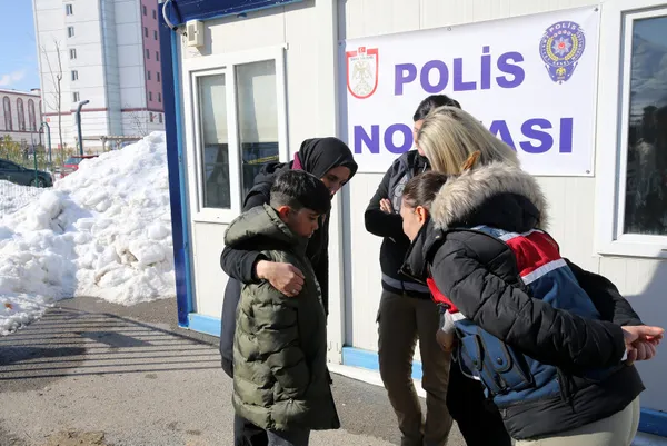 deprem-bolgesindeki-4-il-polisler-icin-sark-hizmeti-bolgesine-dahil-edildi-1677410231308.jpg Deprem bölgesindeki 4 il polisler için 'şark hizmeti' bölgesine dahil edildi - 1