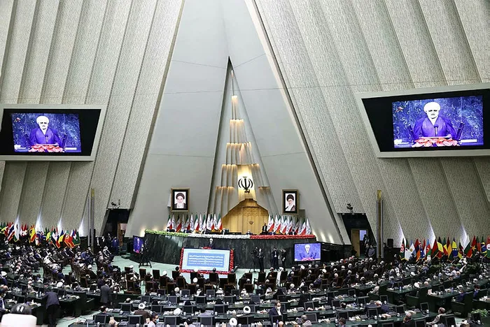 Son dakika: İran’ın yeni Cumhurbaşkanı İbrahim Reisi: Atom bombası ve nükleer silah haramdır! Komşu ülkelere flaş mesaj... - 1