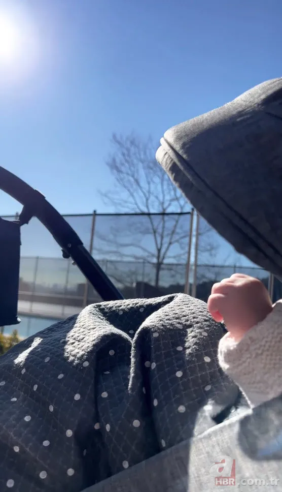 Burak Özçivit’in eşi Fahriye Evcen minik oğlu Kerem'i ilk kez paylaştı! Sosyal medya yıkıldı 4