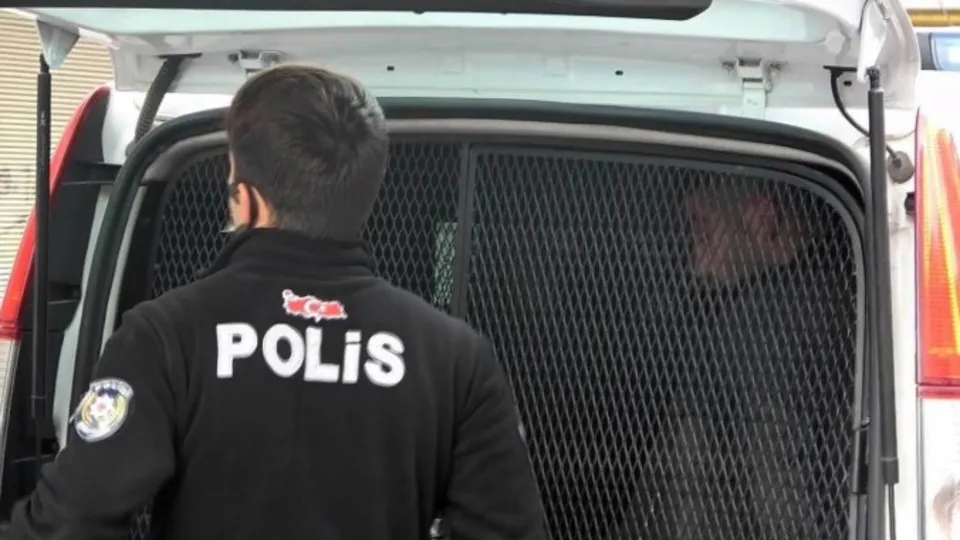 Kayseri polisinden titiz çalışma! Üzerindeki toz hırsızı ele verdi
