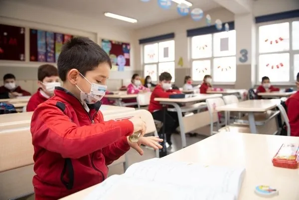 Son dakika: Eğitimde yeni yıla dikkat! Velilere önemli uyarı: Yüz yüze eğitim, tercihler ve kritik sınıflar...