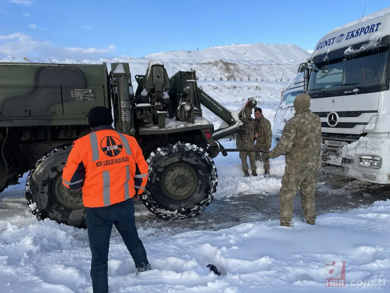 Gaziantep'te son durum nasıl? Yol temizleme çalışmalarından yeni görüntüler 18