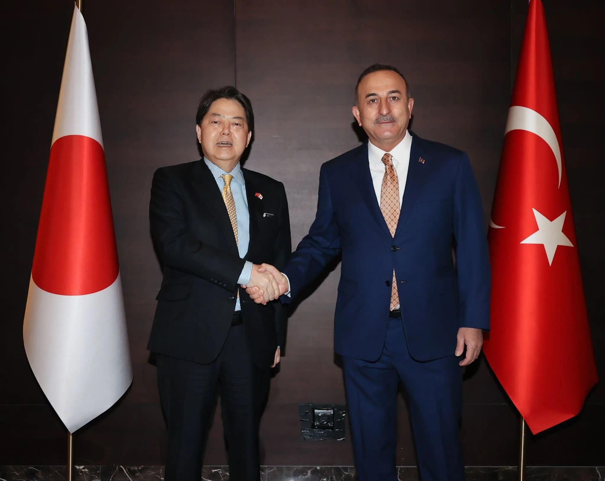Dışişleri Bakanı Mevlüt Çavuşoğlu, Japon mevkidaşı Hayashi Yoshimasa ile görüştü