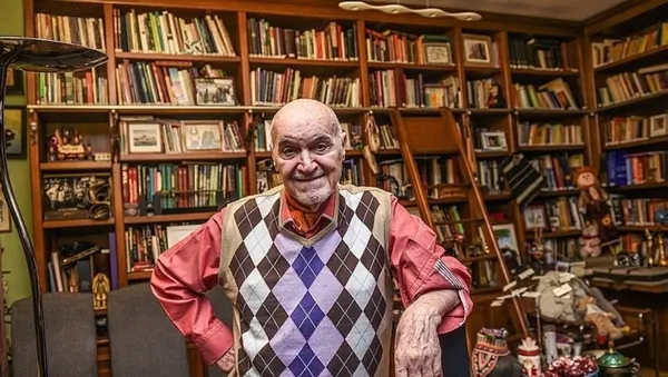 son-dakika-spor-basininin-duayen-ismi-hincal-uluc-83-yasinda-hayatini-kaybetti-hincal-uluc-kimdir-1668982685767.jpg Son dakika: Spor basınının duayen ismi Hıncal Uluç 83 yaşında hayatını kaybetti! Hıncal Uluç kimdir? - 2