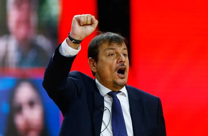 Tarih yazan Ergin Ataman'dan yüreklere dokunan açıklama: Tek bayrak altında bütünleştik