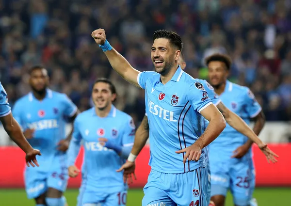 trabzonspordan-golculer-durdu-anastasios-bakasetas-atti-1673771603756.jpg Trabzonspor'dan golcüler durdu Anastasios Bakasetas attı - 2