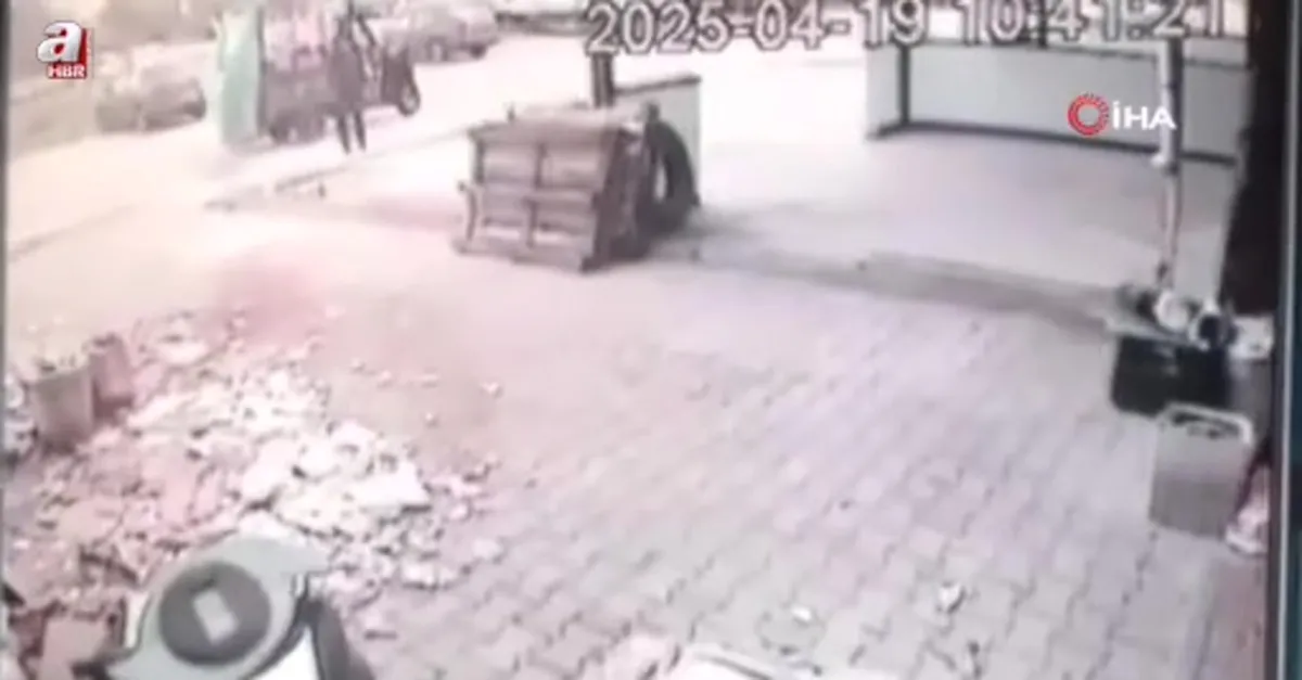 Rahat tavırlarla hırsızlık kamerada