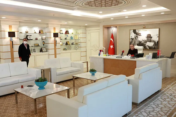 Antalya Büyükşehir Belediye Başkanı Muhittin Böcek CHP’lilere isyan etti: Ben ölüm döşeğindeyken koltuk sevdasına düştüler