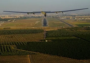 Dünya turu yapan Solar Impulse 2 Atlantik'i geçti