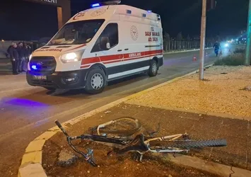 Kilis'te otomobil sürücüsü bisikletliye çarptı: Hayatını kaybetti