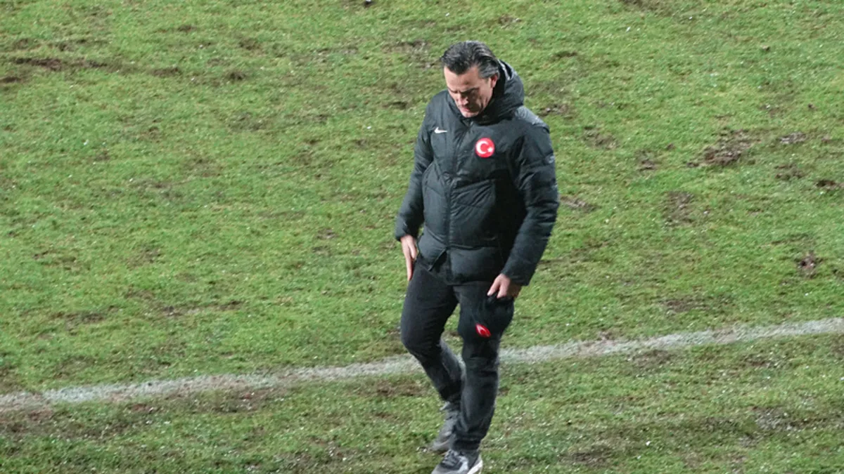 Karadağ hezimeti sonrası Montella'ya eleştiri yağmuru: Köy takımından fark yedik