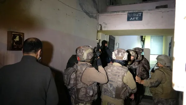 1642138022317.jpg Mersin'de tefecilik ve kaçakçılık operasyonu: 35 adrese şafak operasyonu - 2