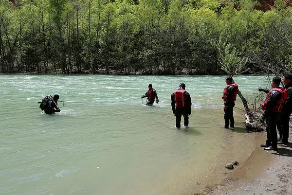 Tunceli'de Munzur Çayı'nda kaybolan Uzman Çavuş Güneş'i arama çalışmaları sürüyor - 2