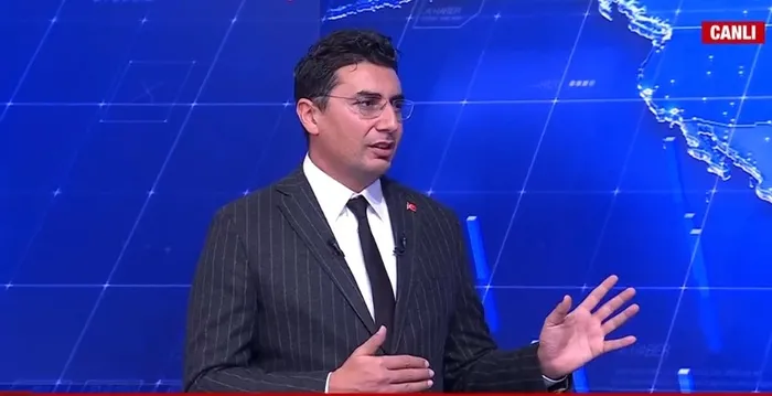 yesil-sahalarda-bahis-ve-sike-depremi-hangi-kulup-yoneticileri-radarda-turk-futbol-tarihinin-en-buyuk-temizlik-1766781005598.jpg Uluslararası Spor Mahkemesi Yargıcı Emin Özkurt